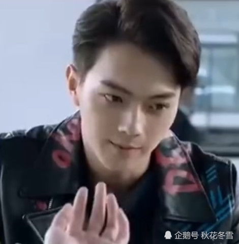 许凯夸她清纯可爱,肖战称她是小仙女,她长的是有多好看