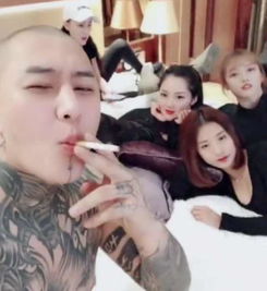 快手神豪的套路深,开传媒公司圈养各大主播,造福自身