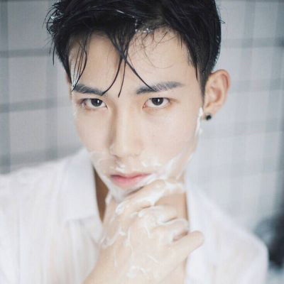 清新头像男真人文艺范2020好看的气质阳光男生头像