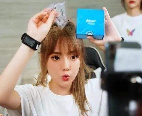 辛巴5月20日解封,快手还是低头了