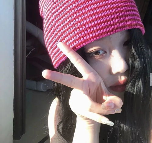 风格小众的复古风女生头像