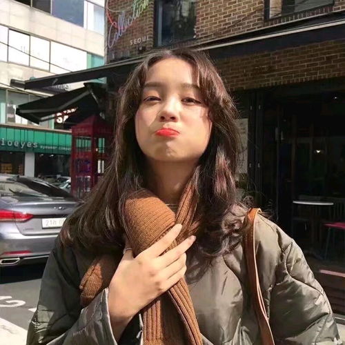 女生头像像风温柔侵袭