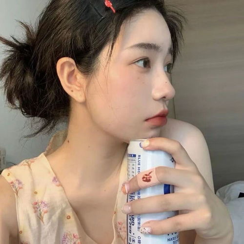 女生头像ins高级质感小众平胸
