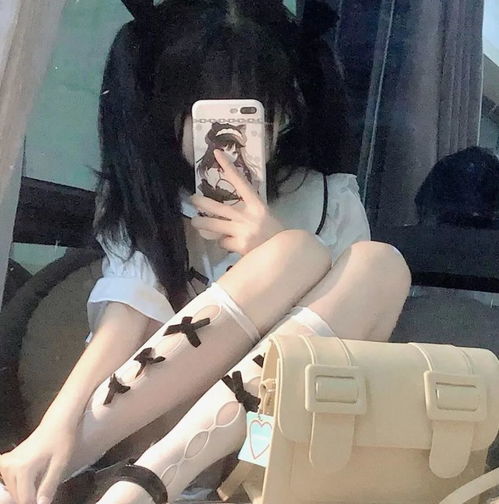 风格小众的复古风女生头像