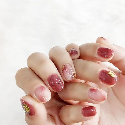 简约不花哨的ins风美甲,很高级