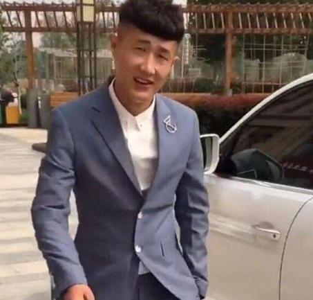 快手大乱二驴散打哥人气大降,一被封网红回归,成最新人气王