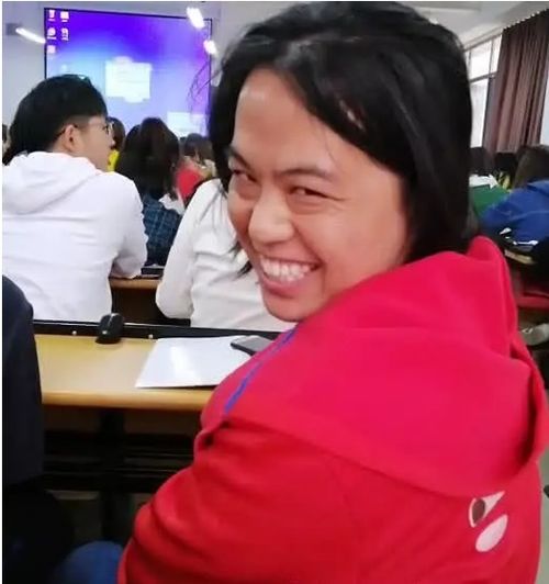 抖音最可爱的胖胖女孩,转过来头的瞬间,网友赶紧转回去