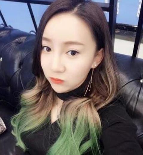 刘大美形象彻底崩塌,自拍照和路人拍照差距太大,网友大胖子