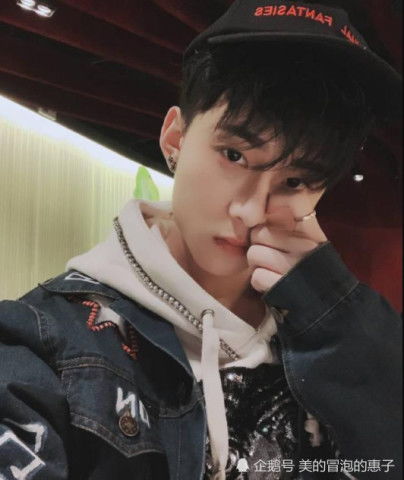 快手情侣头像杨清柠