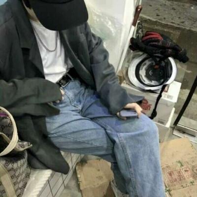 归途带伤的男生快手昵称大全简短却宣扬可爱点
