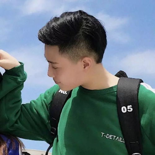 情侣头像l人类最无聊的脑活动之一思考别人怎么看自己