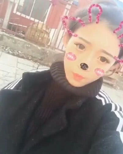 拒绝跟土豪见面的4女网红,第三被土豪怒怼,第一坑土豪500万