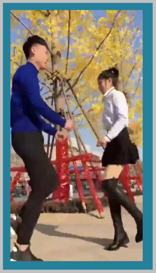 全网最火广场舞,小哥哥小姐姐男女对跳,你们喜欢吗