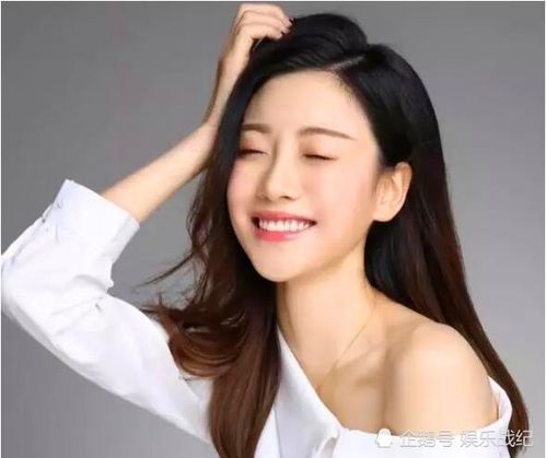 快手官方公认的第一美女主播,颜值曝光后,小伊伊娜美自愧不如