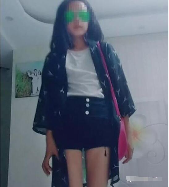 9岁女孩沉迷抖音浓妆艳抹扭来扭去震惊妈妈