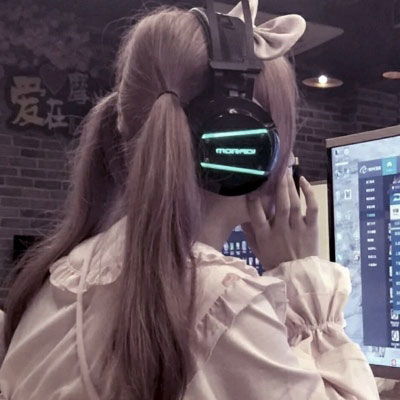 头像女生背影伤感孤单海是孤单的泪