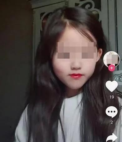 9岁女孩沉迷抖音,妈妈感觉不对劲,打开手机一看不开心了