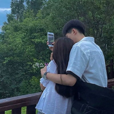 真人版最新幸福让人喜欢的情侣头像一无所知的世界走下去才有惊喜