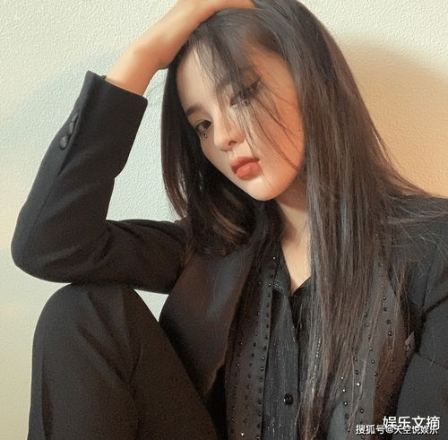 面对何炅的灵魂拷问,杨超越的回答很直爽,却惹人莫名伤感