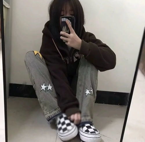 风格小众的复古风女生头像