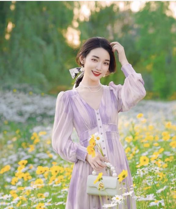 90后女人夏天穿什么颜色连衣裙好看