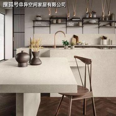 头像女ins高级质感大理石餐桌