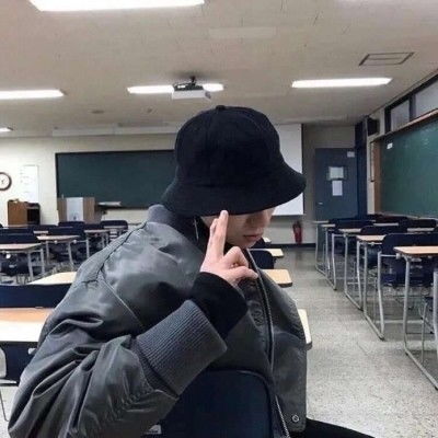男头像ins高级质感服软