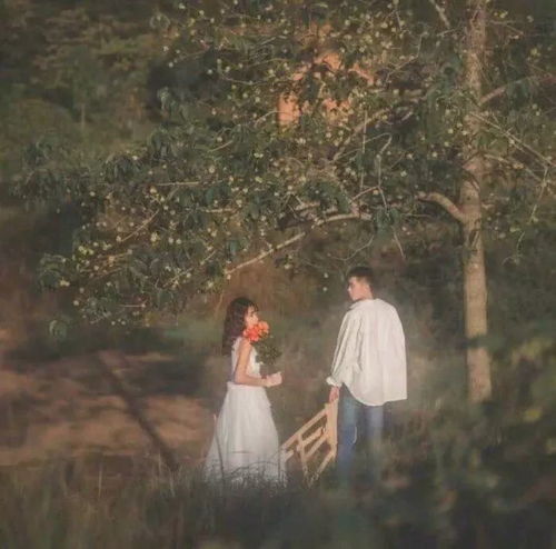 情侣头像世事如书,钟爱一人