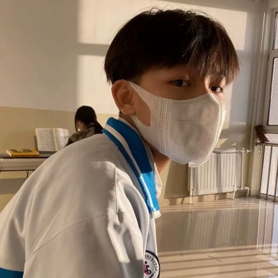 禾白ins风干净男头后来笨手笨脚男生头像我要个性网