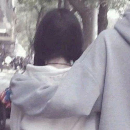 2020抖音最火的情侣头像一人一半情侣专用