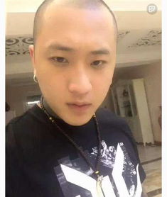 快手主播都有自己的艺名,祁天道原名很酷,散打哥原名却很普通