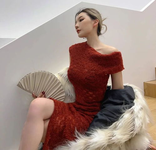 时尚女人穿搭复古红裙走一波今日那来朵fafa戴耳朵上吧同色的漆皮亮面高跟鞋,高级感十足还修饰身材