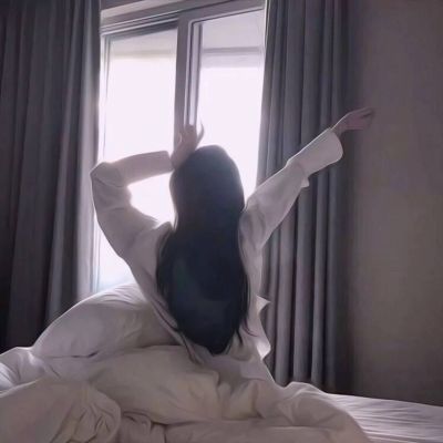 抖音超拽的句子人生过客太多,余生不用你指教了