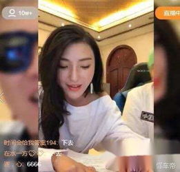 快手哪位网红老婆最会挣钱小伊伊没上榜,二驴的老婆比他挣得多