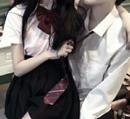 女生对你动了真情,会有这3种表现,小老弟把握机会