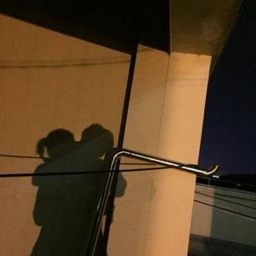 一男一女背影清新自然情侣头像