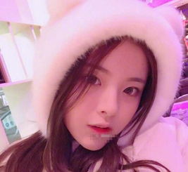 一直被网友们diss的杨超越,原来她在快手当女主播时长这样