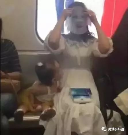12张90后宝妈带娃图,完全颠覆了7080妈妈,看一次笑一次