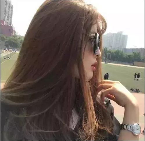 抖音上很火的霸气句子低头吧反正你也没有皇冠,只有双下巴