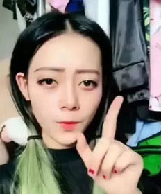 女孩花100万整成迪丽热巴,网友我的天啊