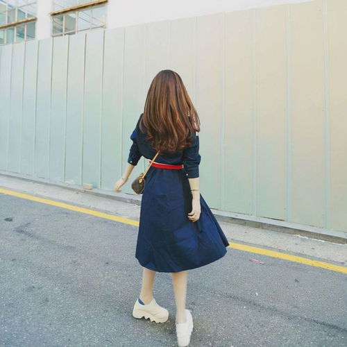 解决身体形象焦虑,给女生发塑身衣家长这学校是什么操作