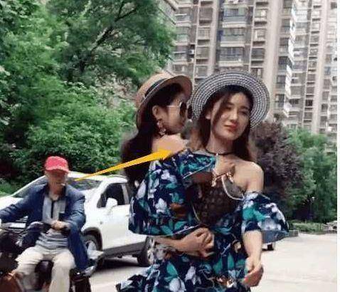 快手最牛母女被称为顶级版干将莫邪,路人丈夫拯救了太阳系