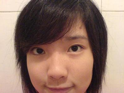 快手有个男的长头发四个字的id平时打扮的像女孩跟一个男孩子在一起最近拍了个古装
