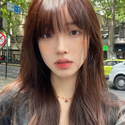 女头笑一个吧功成名就不是目的