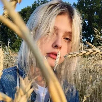 有哪些ins风的女生头像