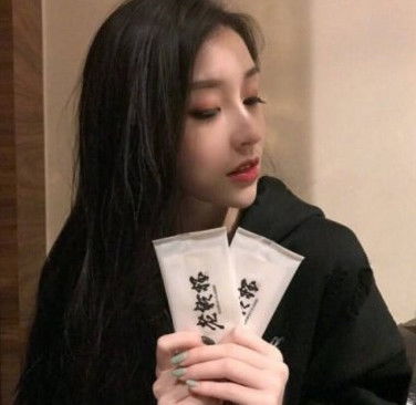 男生手机里对于女生的备注,若是这3种,别怀疑多半你是备胎