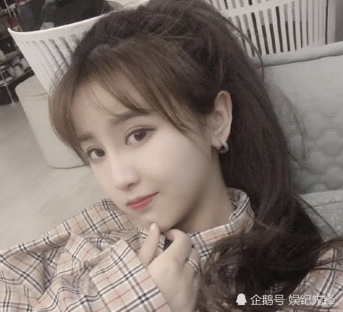 杨清柠深夜被拍,独自带行李出行略显忧伤,小柠檬有点酸