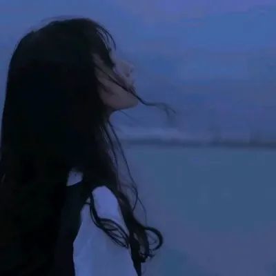 女生头像ins高级质感蓝色蓝色系