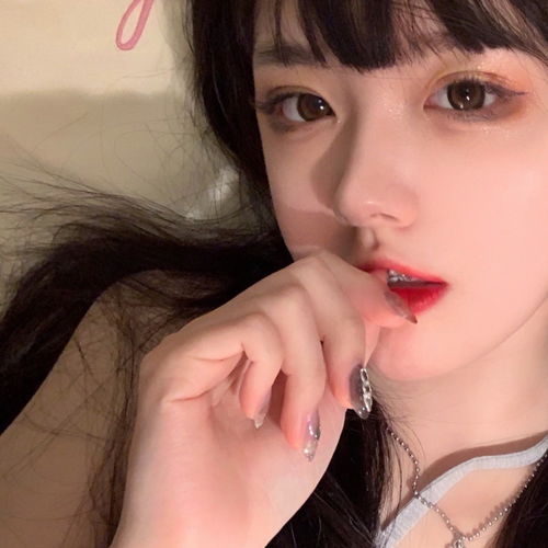 网易云音乐热评嘿,siri,怎么用八个字形容爱情