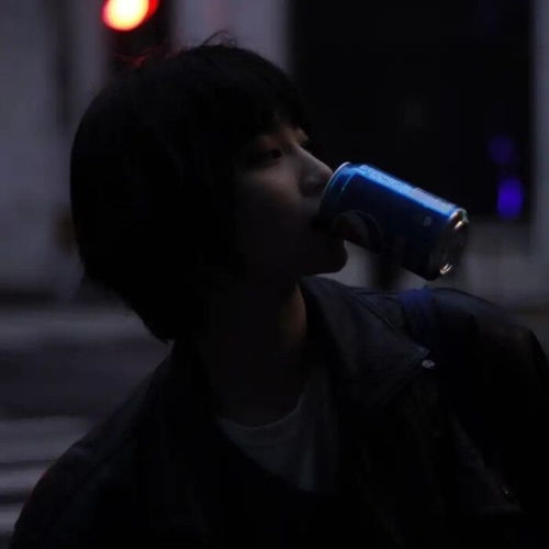 熬夜的时候会看到的文案